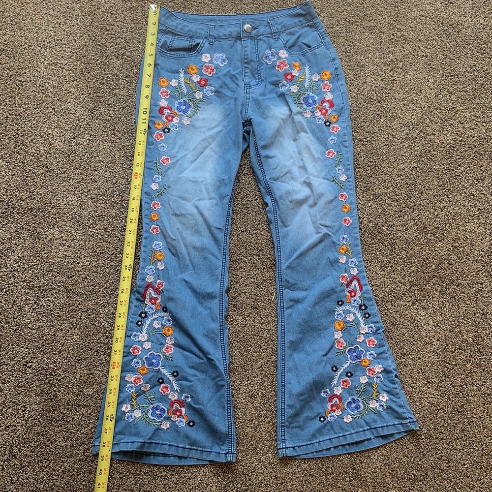 Flower embroidered high rise flare jeans - Picture 12 of 13